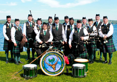 MacKenzie Highlanders' Pipes and Drums